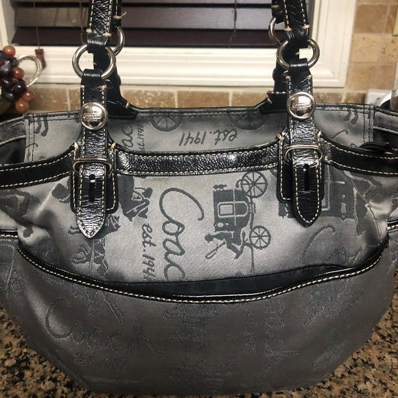 Coach Horse &Carriage East West Tote F16563* RARE - Picture 10 of 12